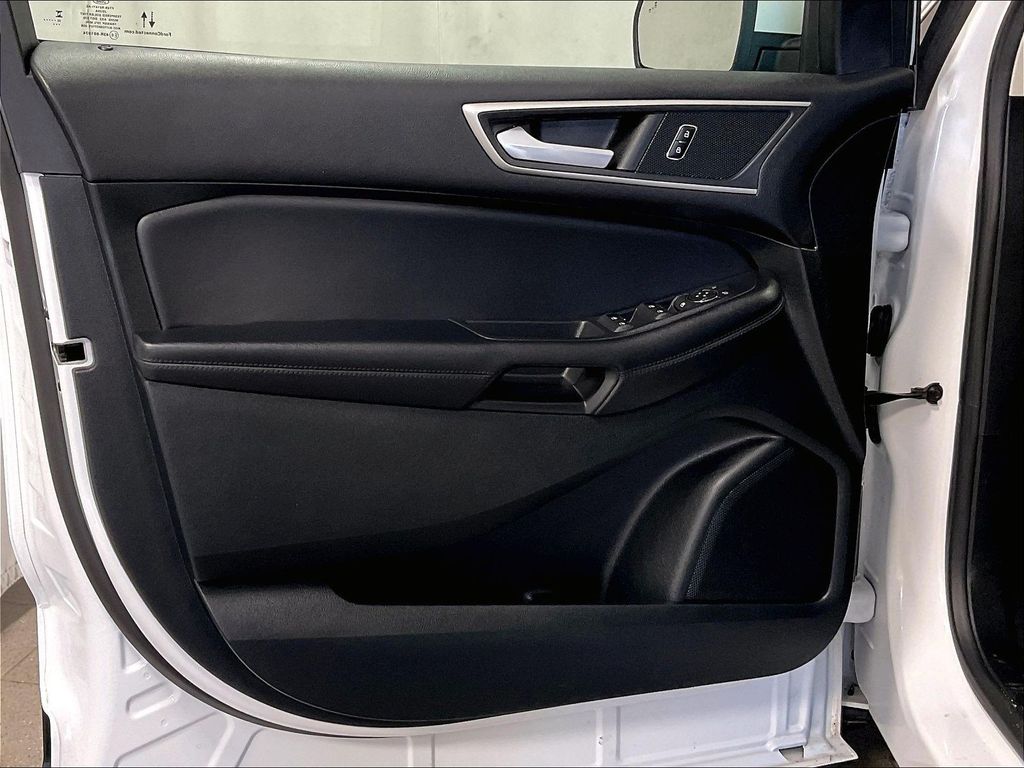 2022 Ford Edge — photo 9