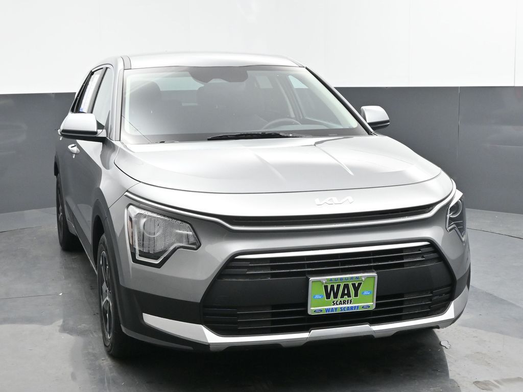 2023 Kia Niro LX