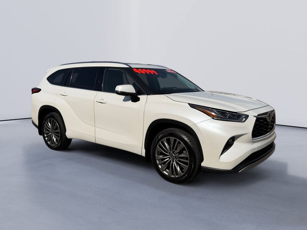 White 2021 Toyota Highlander Platinum AWD SUV / Crossover All-Wheel Drive 8-Speed Automatic