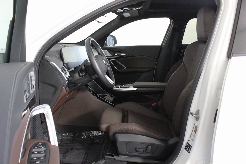 Thumbnail: 2025 BMW X2 - 10