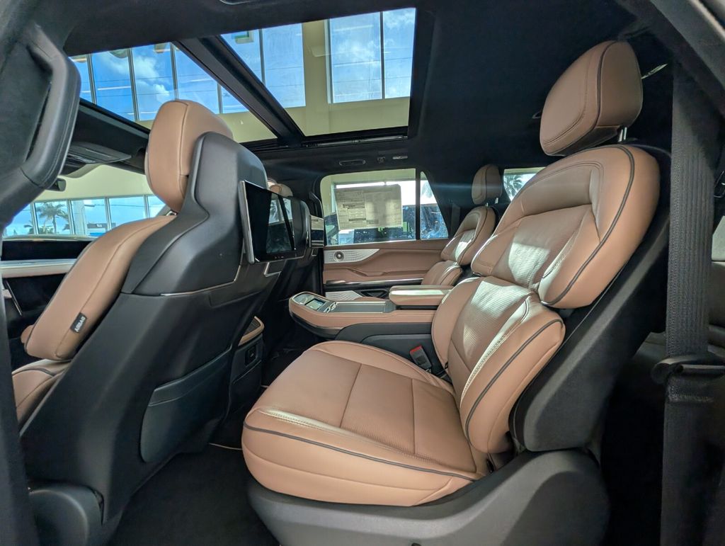 new 2026 Lincoln Navigator L car