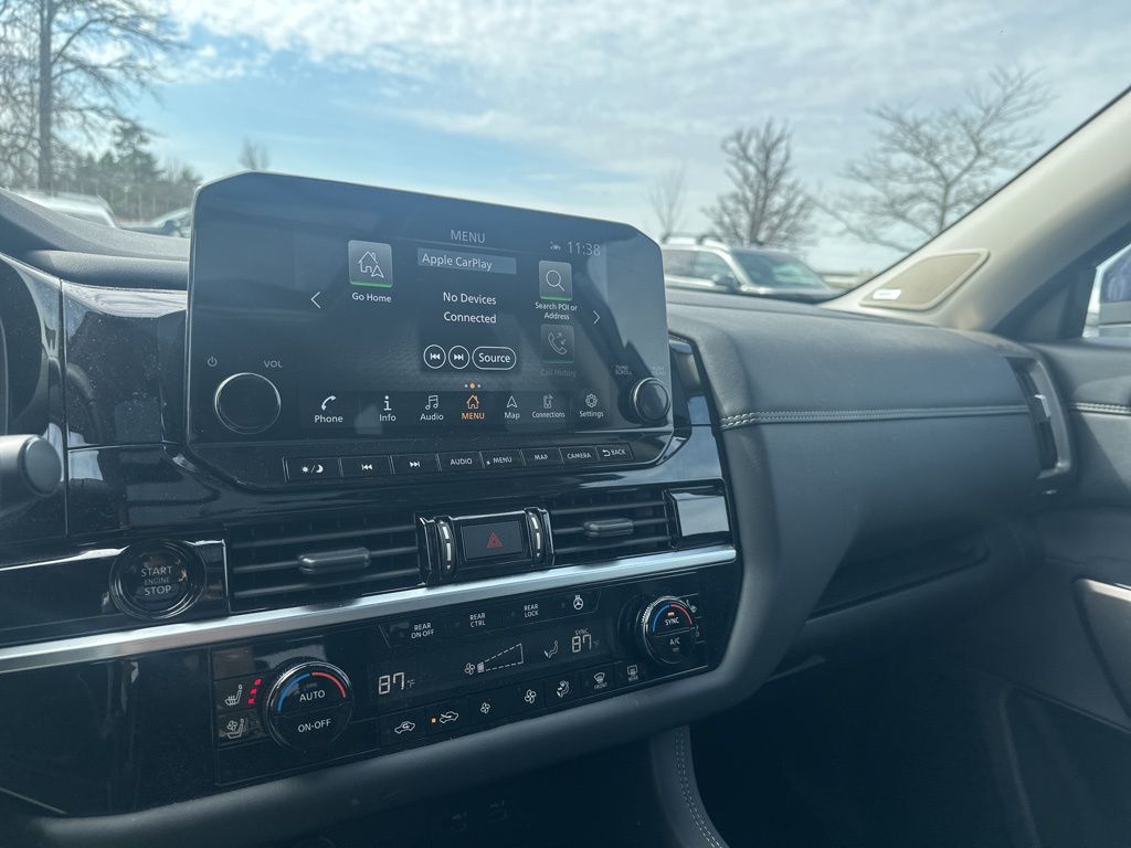 Used 2025 Blue Nissan Platinum image 14