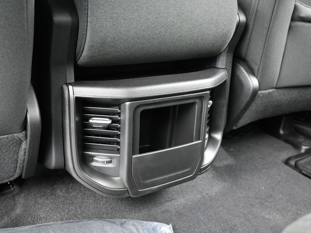 New 2026 Diamond Black Crystal Pearlcoat Ram Express image 30