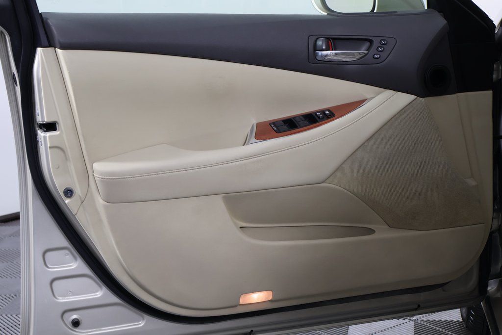 Thumbnail: 2012 Lexus ES - 12