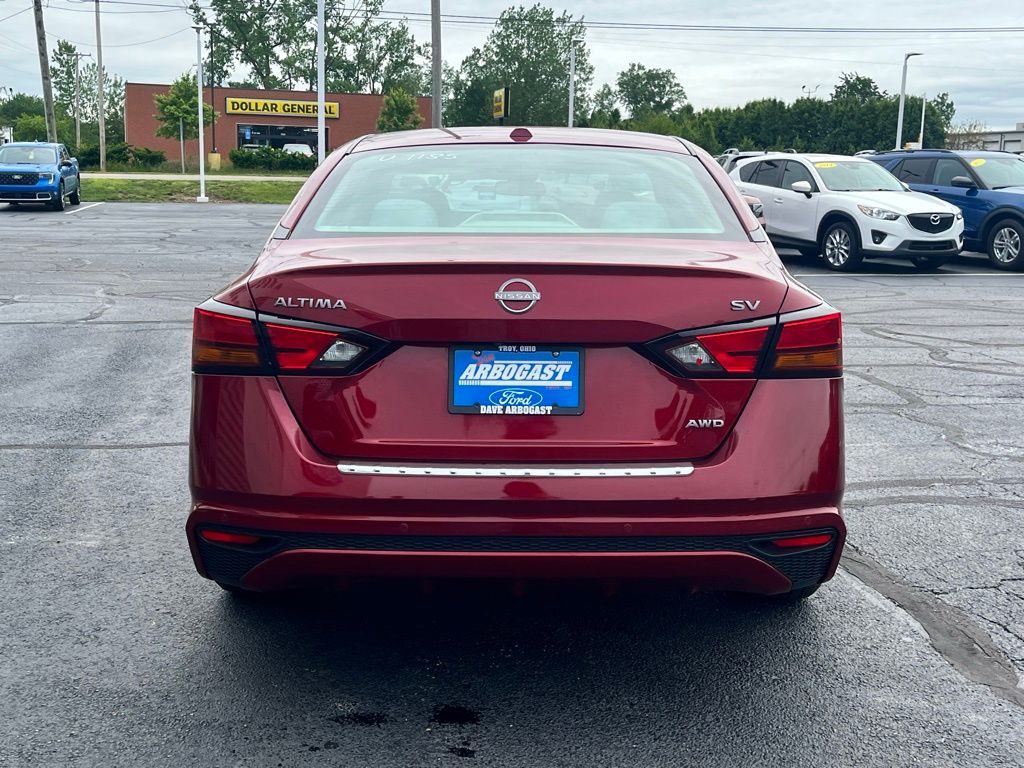 View vehicle photo 6