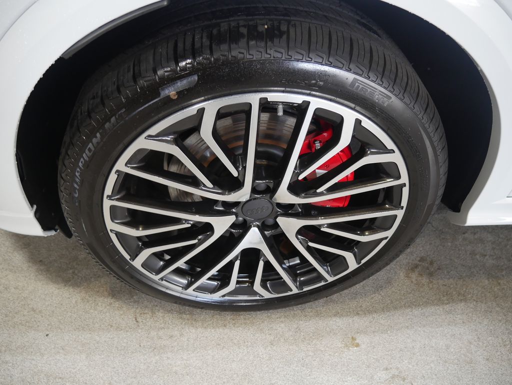 Thumbnail: 2026 Audi SQ5 - 11