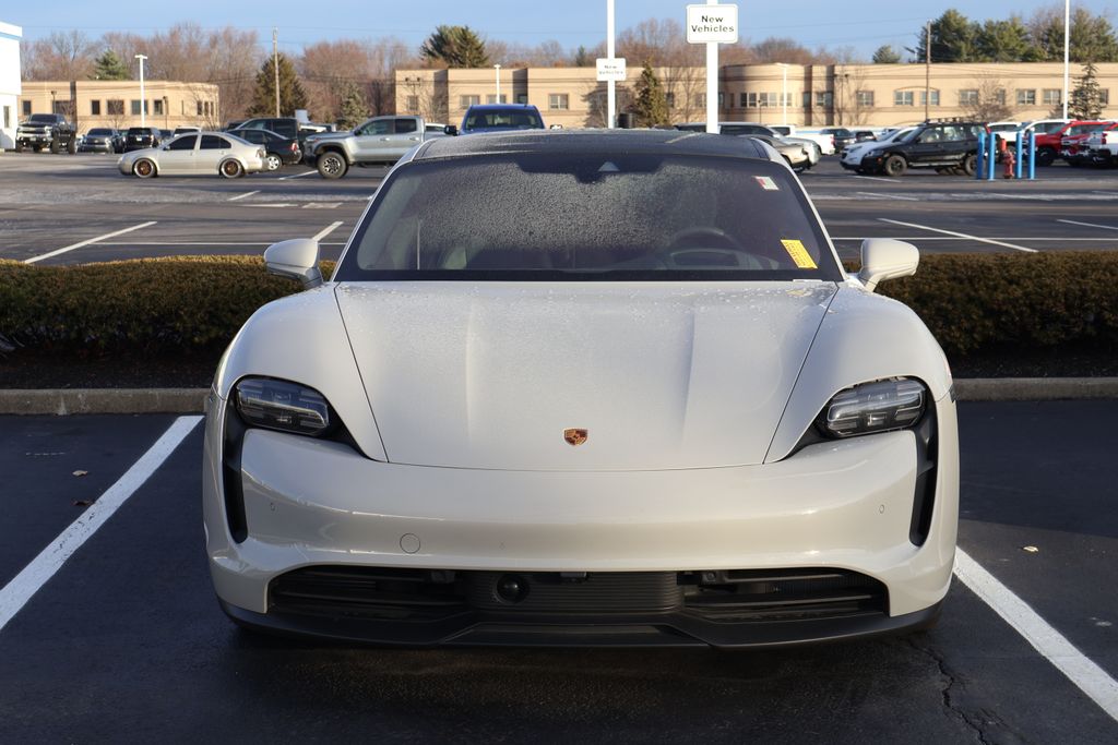 Thumbnail: 2022 Porsche Taycan - 2