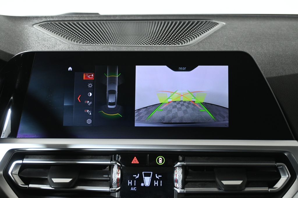 Thumbnail: 2019 BMW 3 Series - 23