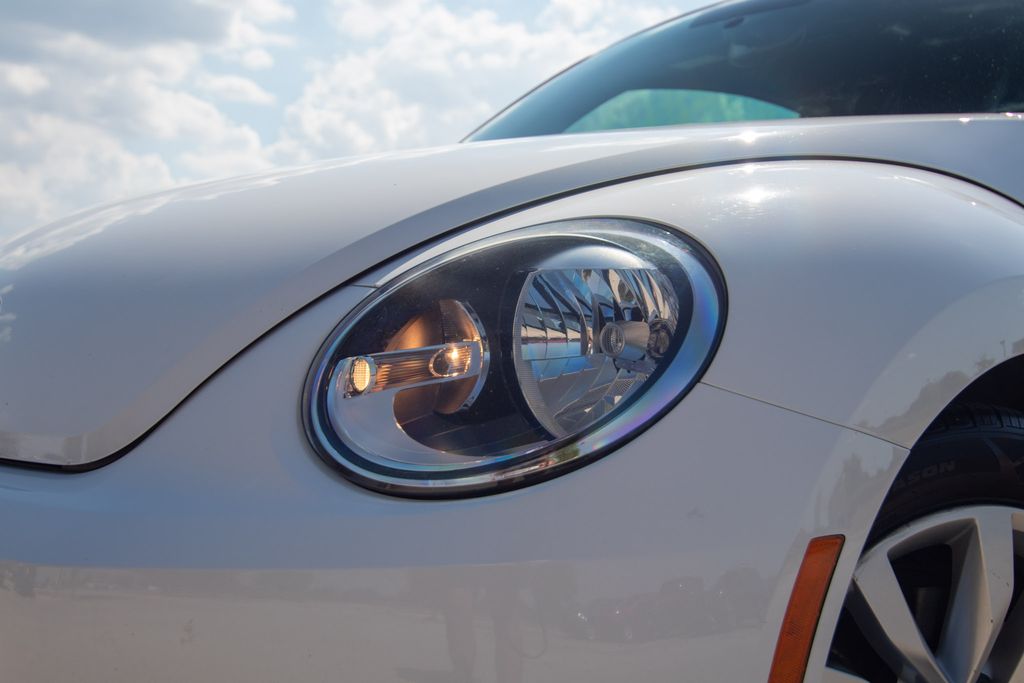 2013 Volkswagen Beetle 2.0 TDI 2