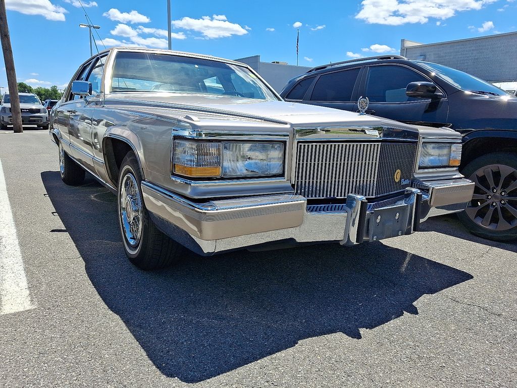 1992 Cadillac Brougham — photo 1