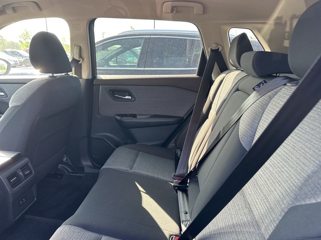2021 Gun Metallic Nissan Rogue SV AWD SUV