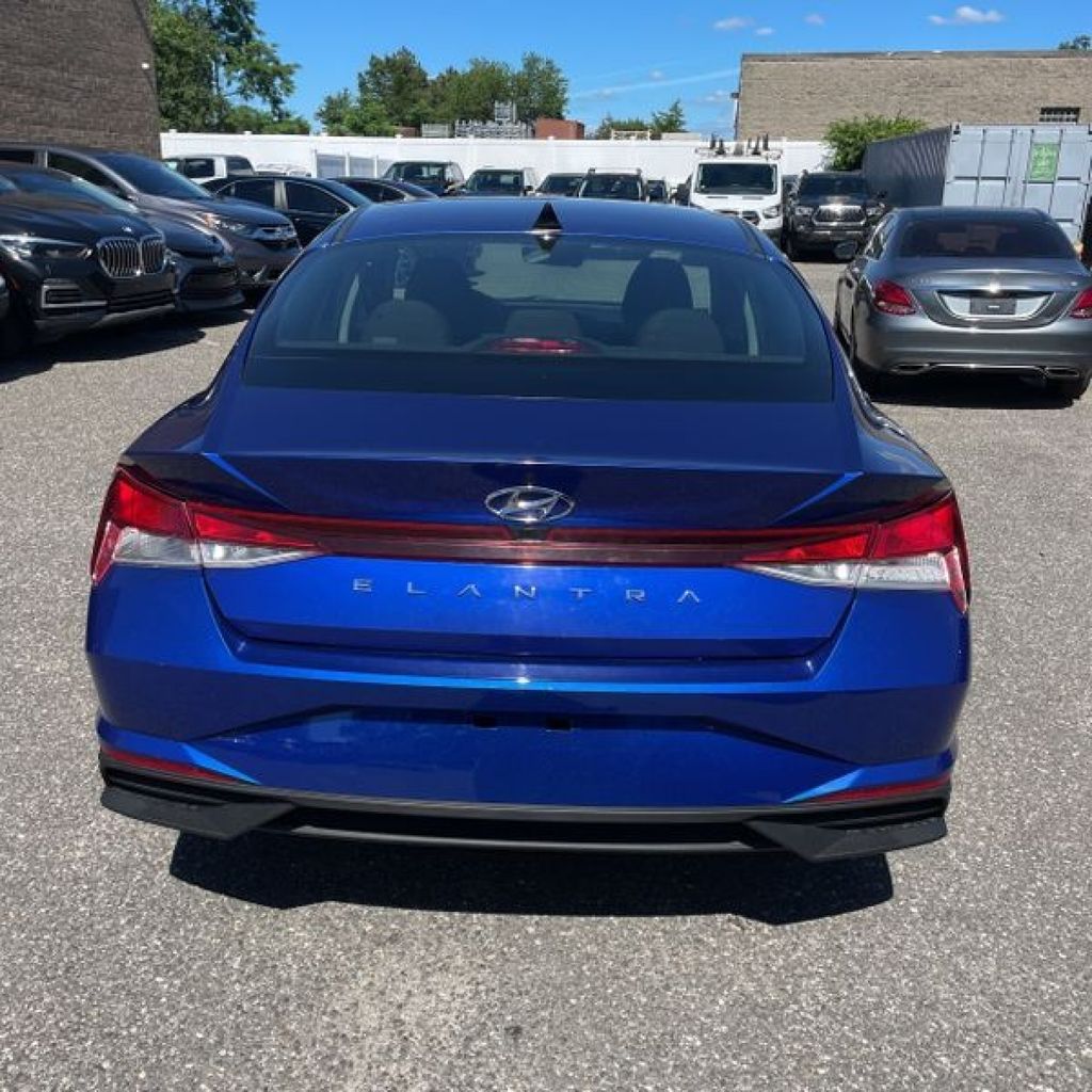 Used 2022 Blue Hyundai SEL image 6