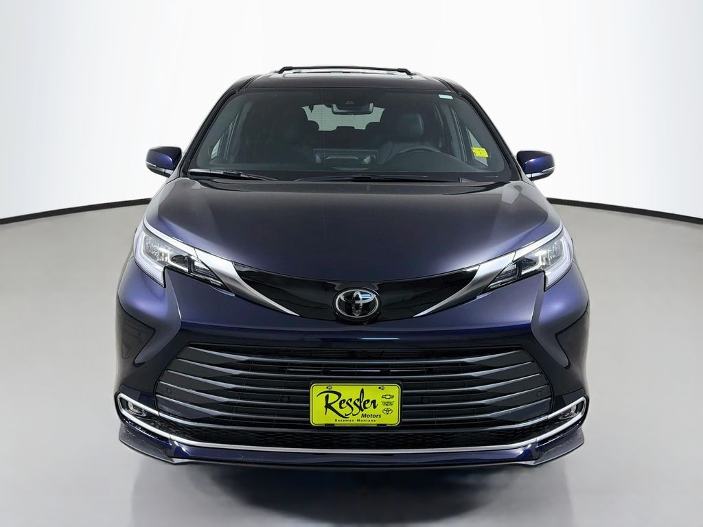 New 2026 Toyota Sienna Van