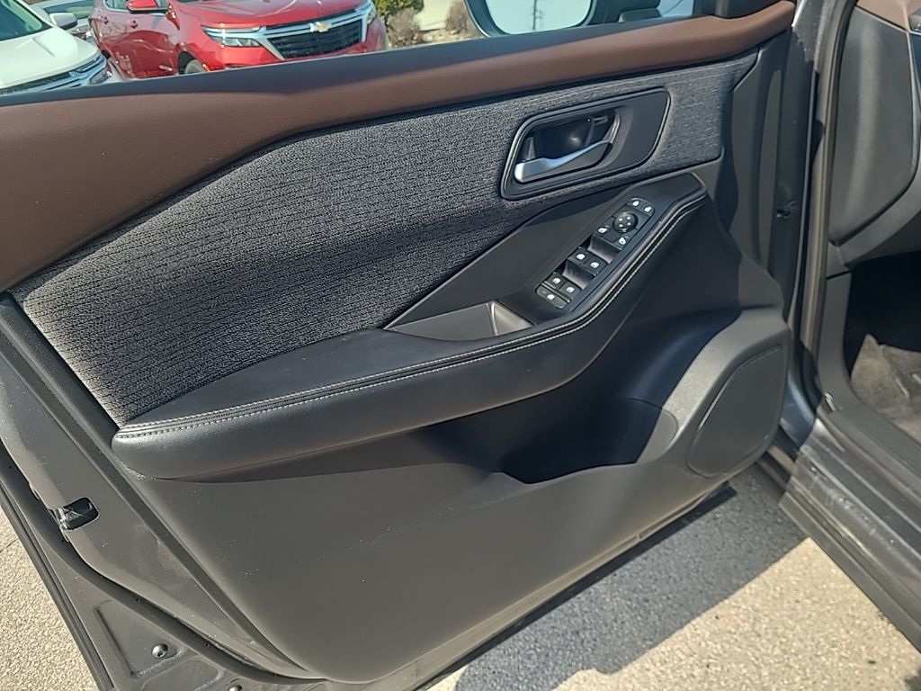 used 2023 Nissan Rogue car, priced at $21,053