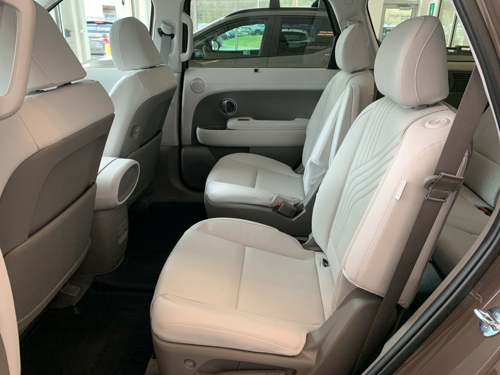 New 2026 Brown Hyundai SEL image 12