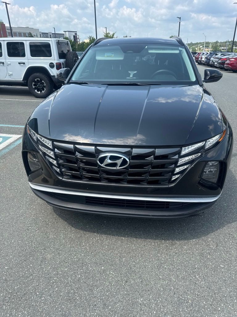 Used 2023 Black Hyundai SEL image 3
