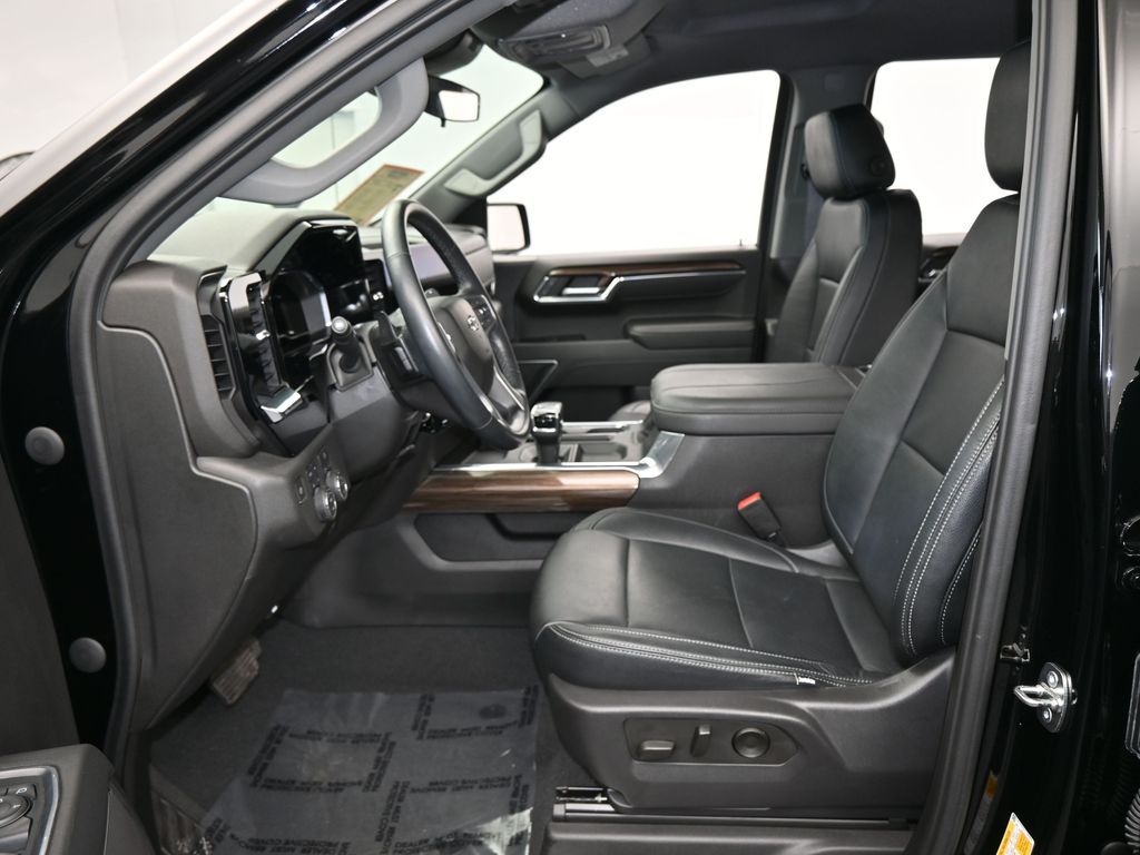 Used 2023 Black Chevrolet RST image 11