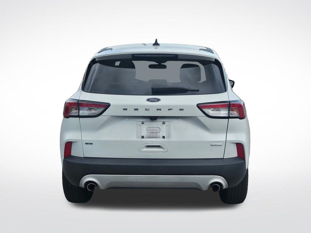 2020 Oxford White Ford Escape SE FWD SUV