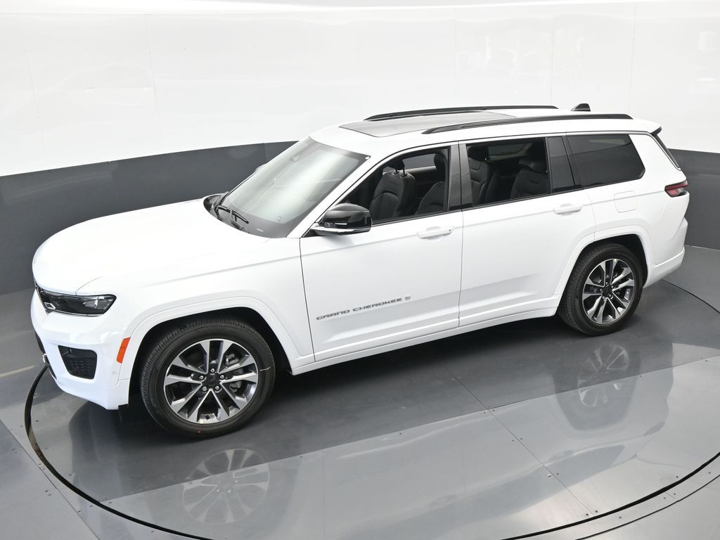 Used 2024 Bright White Clearcoat Jeep Overland image 39