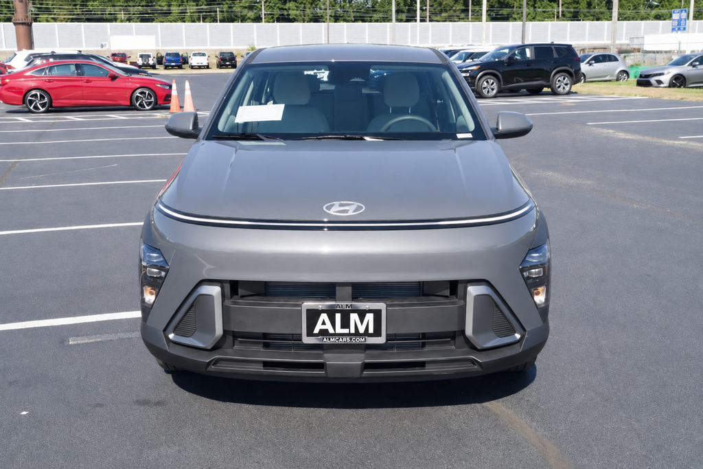 New 2027 Gray Hyundai SE image 2