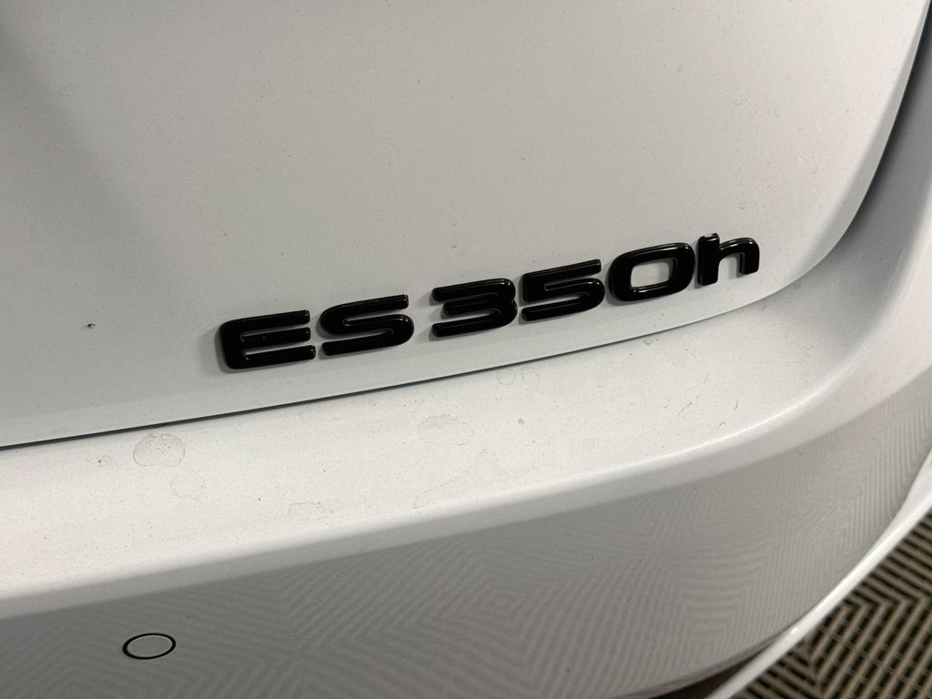 Thumbnail: 2026 Lexus ES - 22