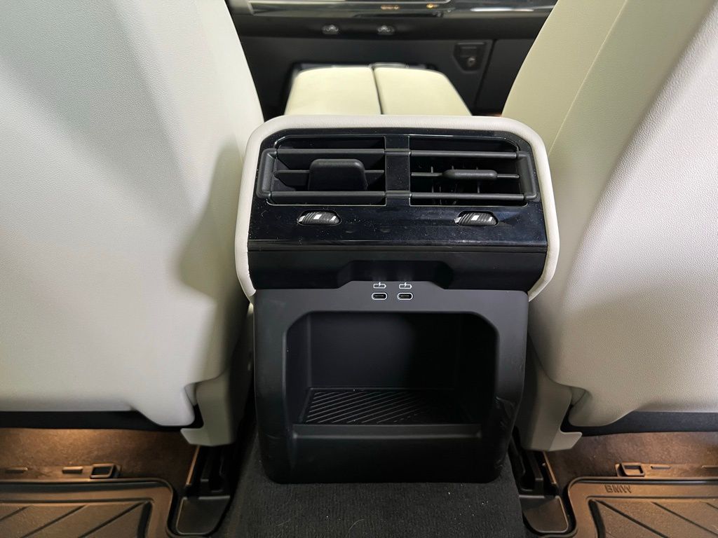 Thumbnail: 2025 BMW 5 Series - 9