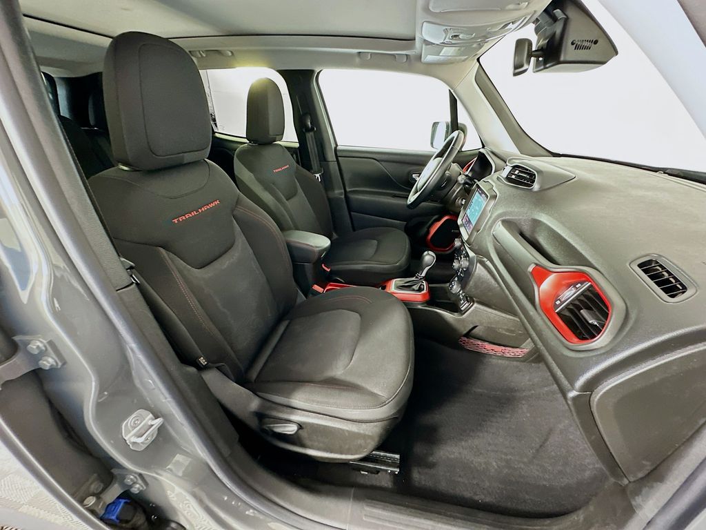 Thumbnail: 2021 Jeep Renegade - 28