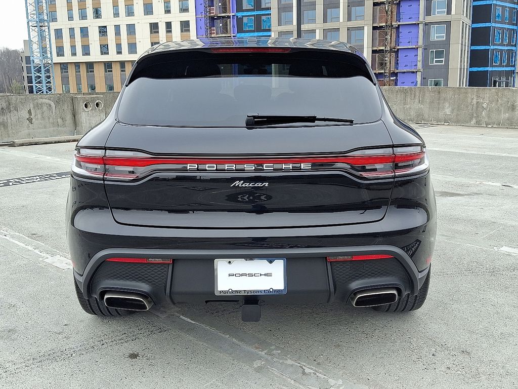 Thumbnail: 2026 Porsche Macan - 9