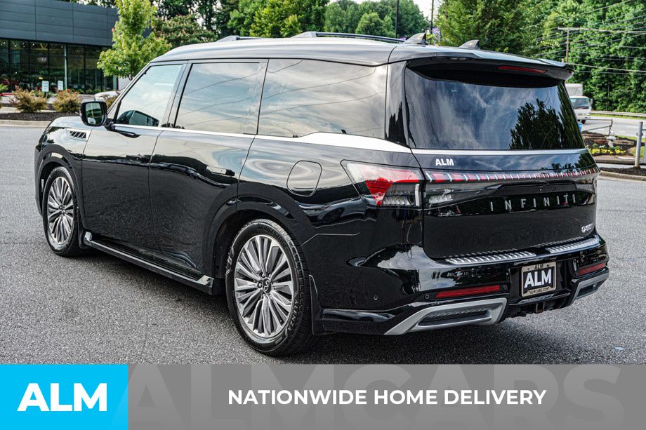 Used 2025 Black INFINITI LUXE image 5