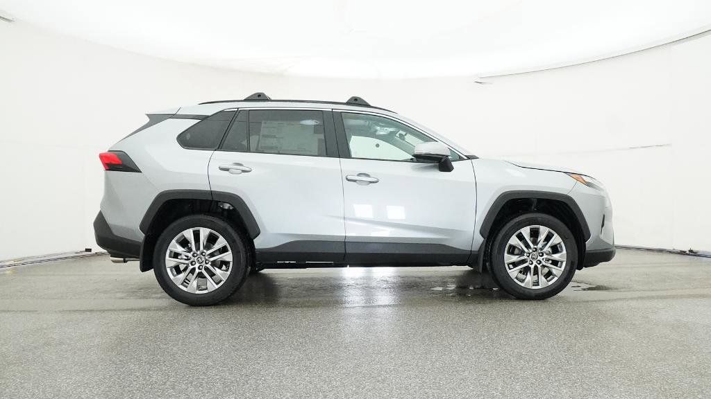 Thumbnail: 2025 Toyota RAV4 - 11