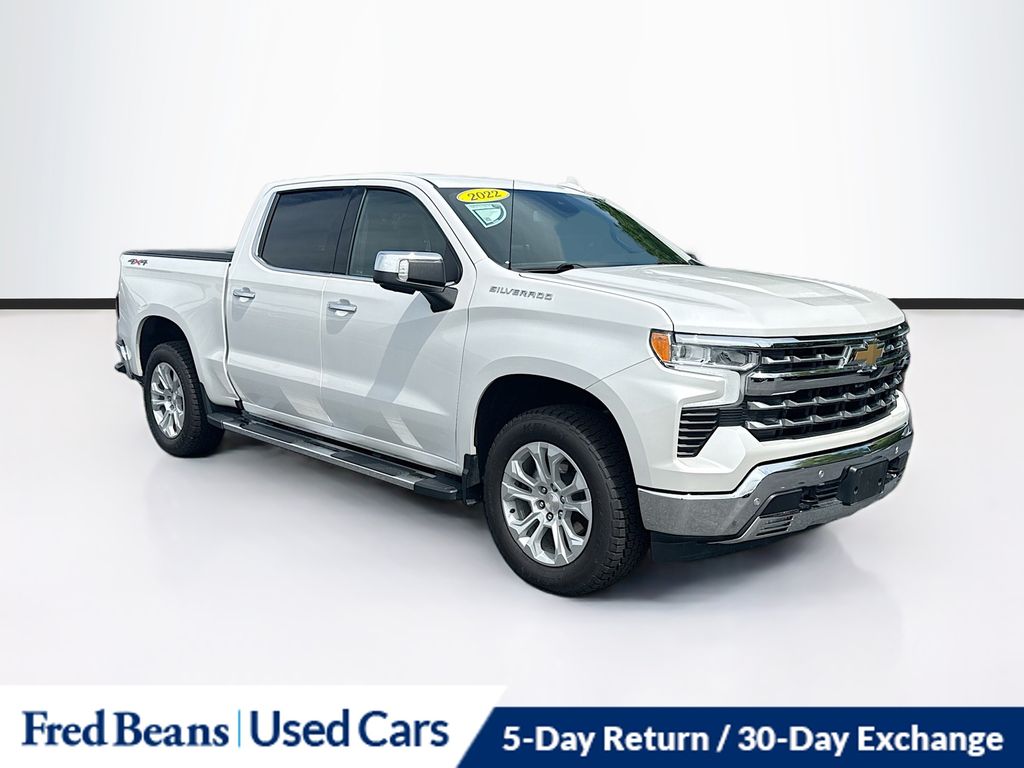 White (Iridescent Pearl Tricoat) 2022 Chevrolet Silverado 1500 LTZ Crew Cab 4WD Pickup Truck Four-Wheel Drive Automatic