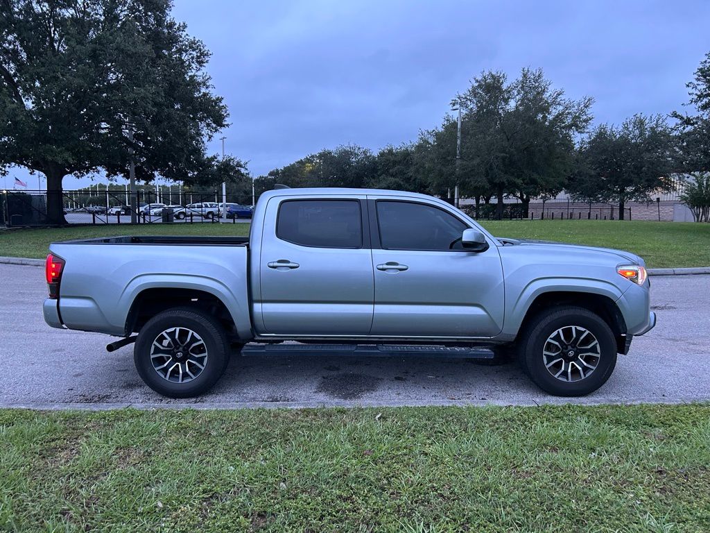 Thumbnail: 2022 Toyota Tacoma - 6