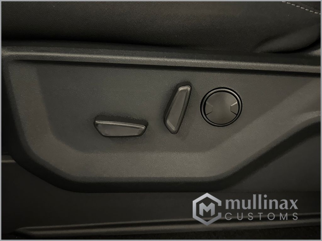 New 2026 Gray Ford XLT image 30
