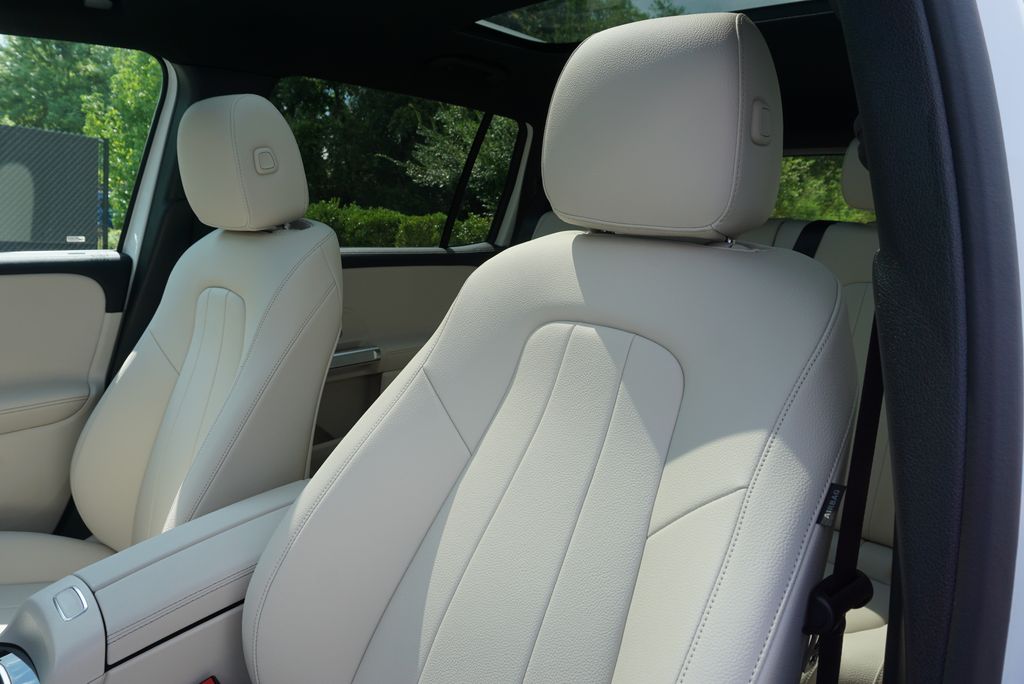 Thumbnail: 2025 Mercedes-Benz GLB - 11