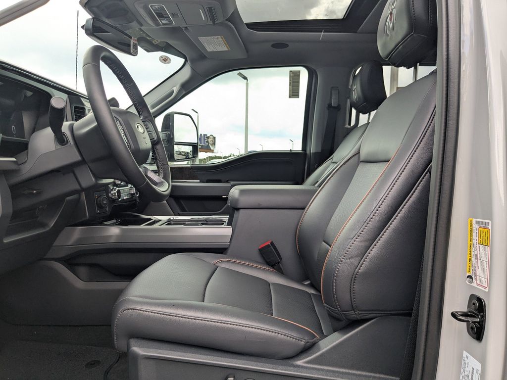 2025 Ford F-250 Black Widow