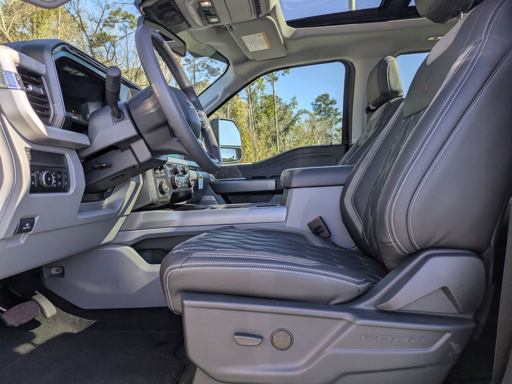 2026 Ford F-250 Black Widow