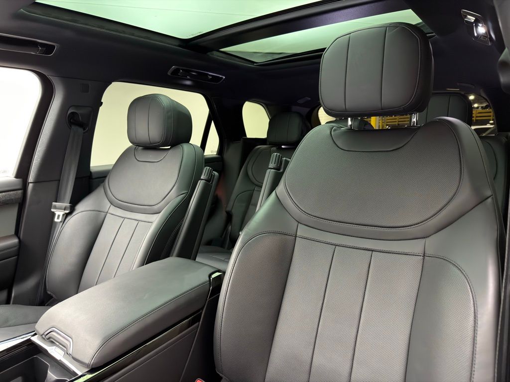 Thumbnail: 2024 Land Rover Range Rover Sport - 10