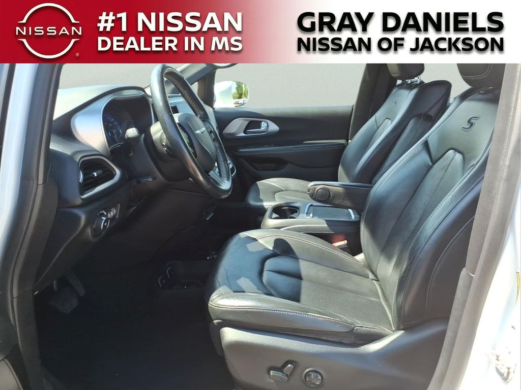 Used 2020 Chrysler Pacifica Van
