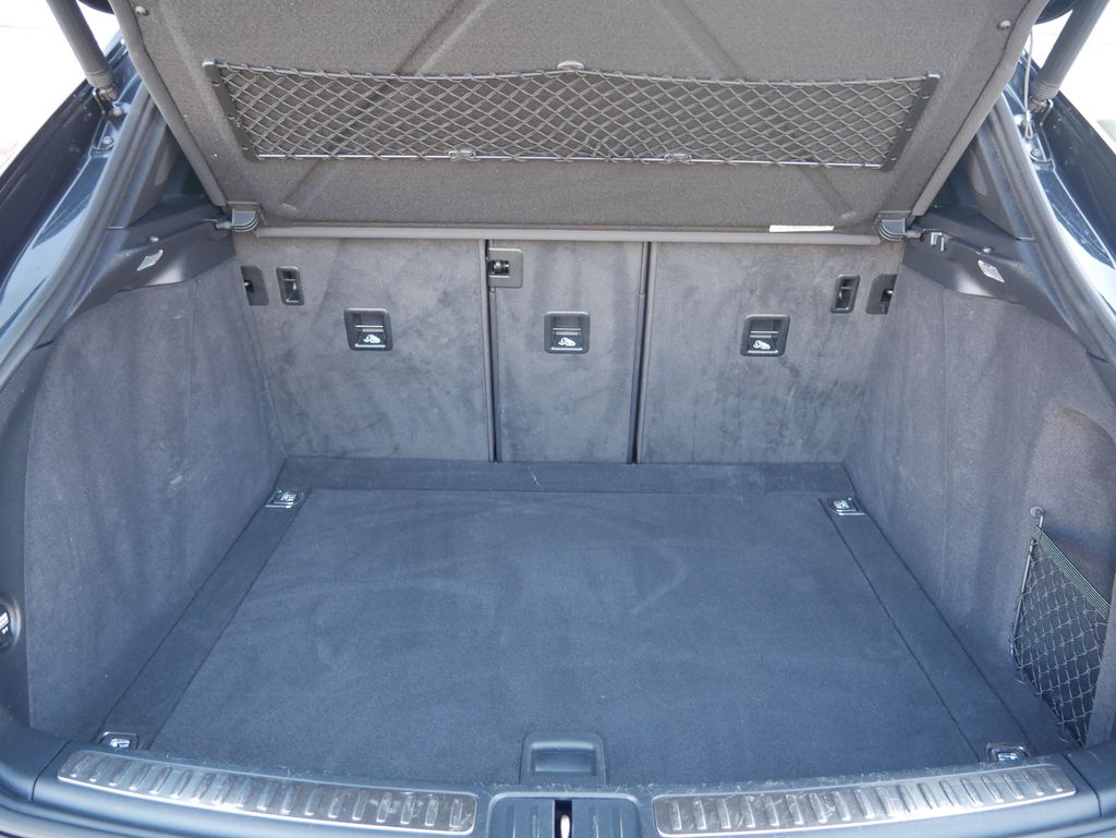 Thumbnail: 2020 Porsche Macan - 24