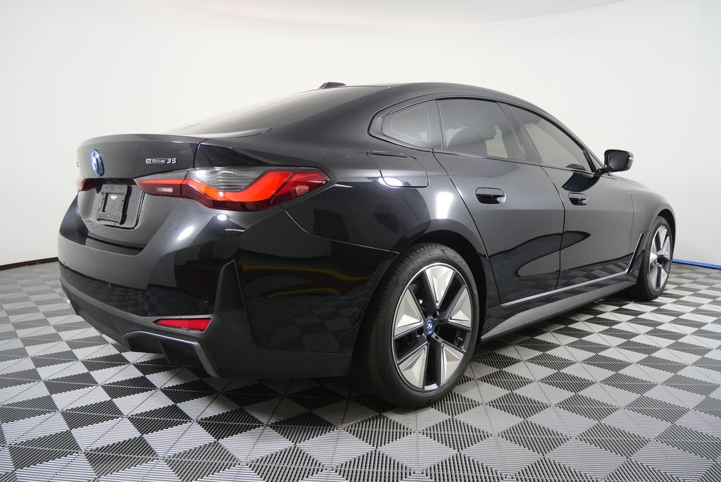 Thumbnail: 2023 BMW i4 - 3