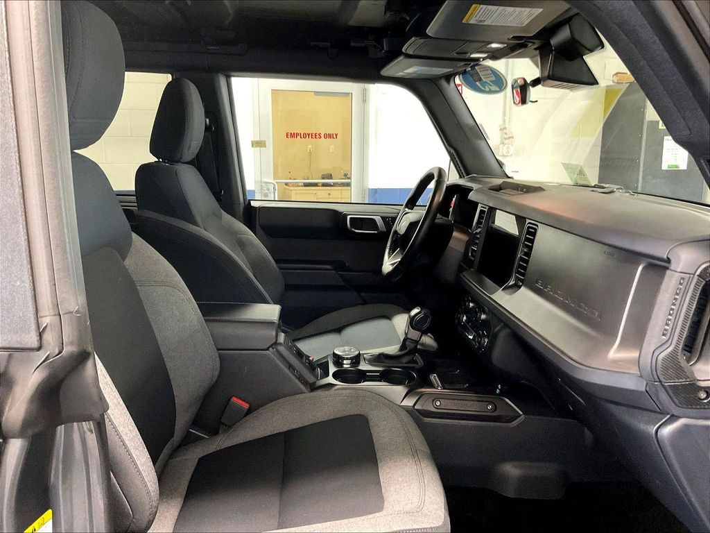 2025 Ford Bronco — photo 11