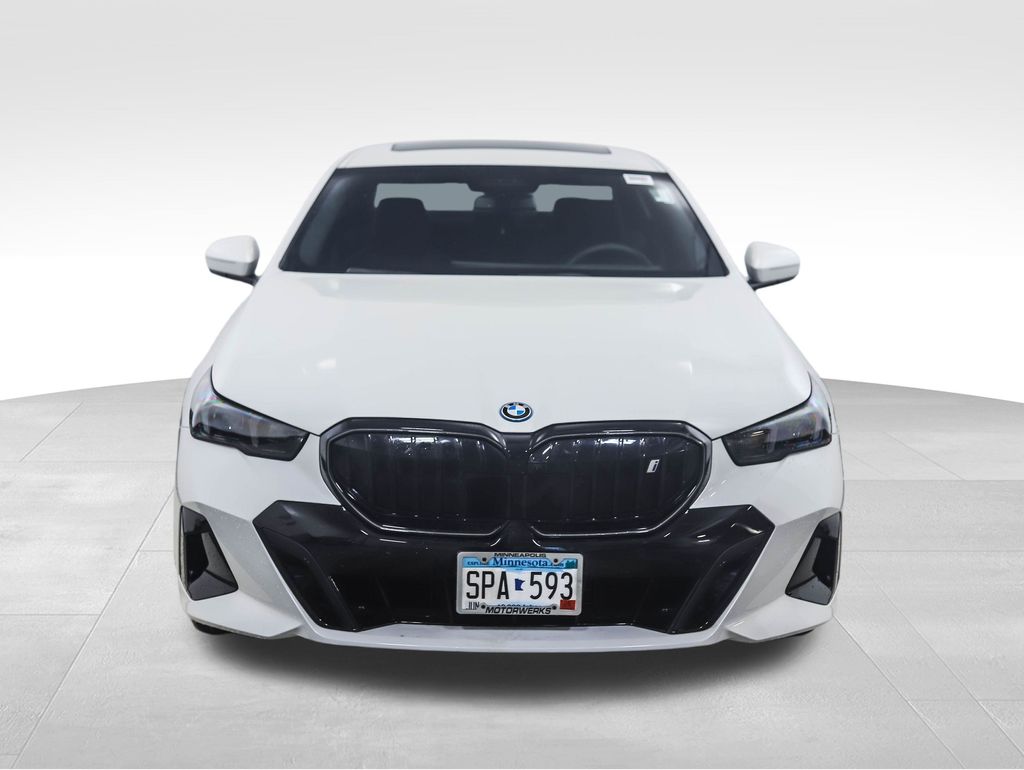 Thumbnail: 2026 BMW i5 - 8