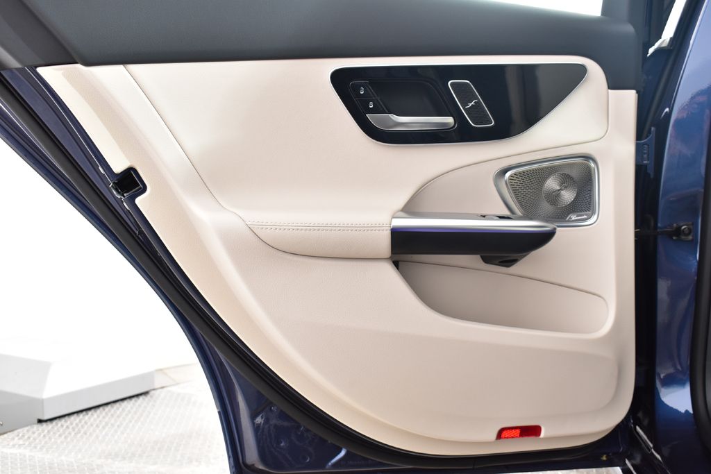 Thumbnail: 2025 Mercedes-Benz C-Class - 27