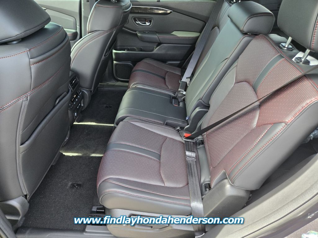 2025 Honda Pilot Black Edition photo