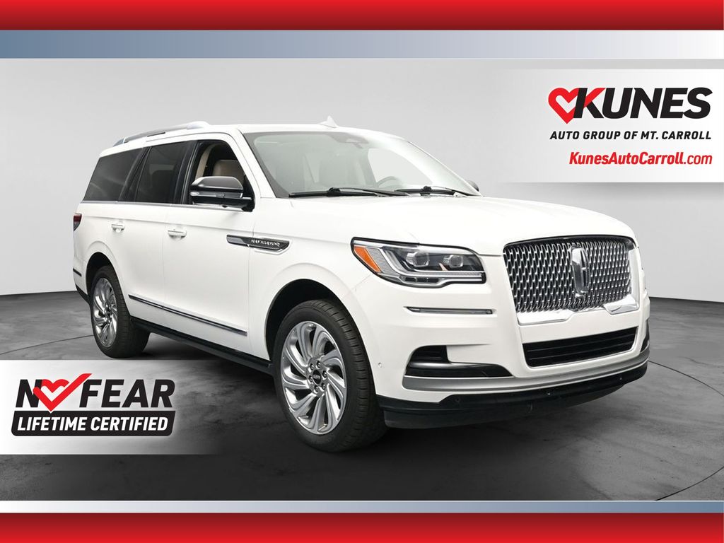 White Metallic 2024 Lincoln Navigator SUV / Crossover Four-Wheel Drive Automatic