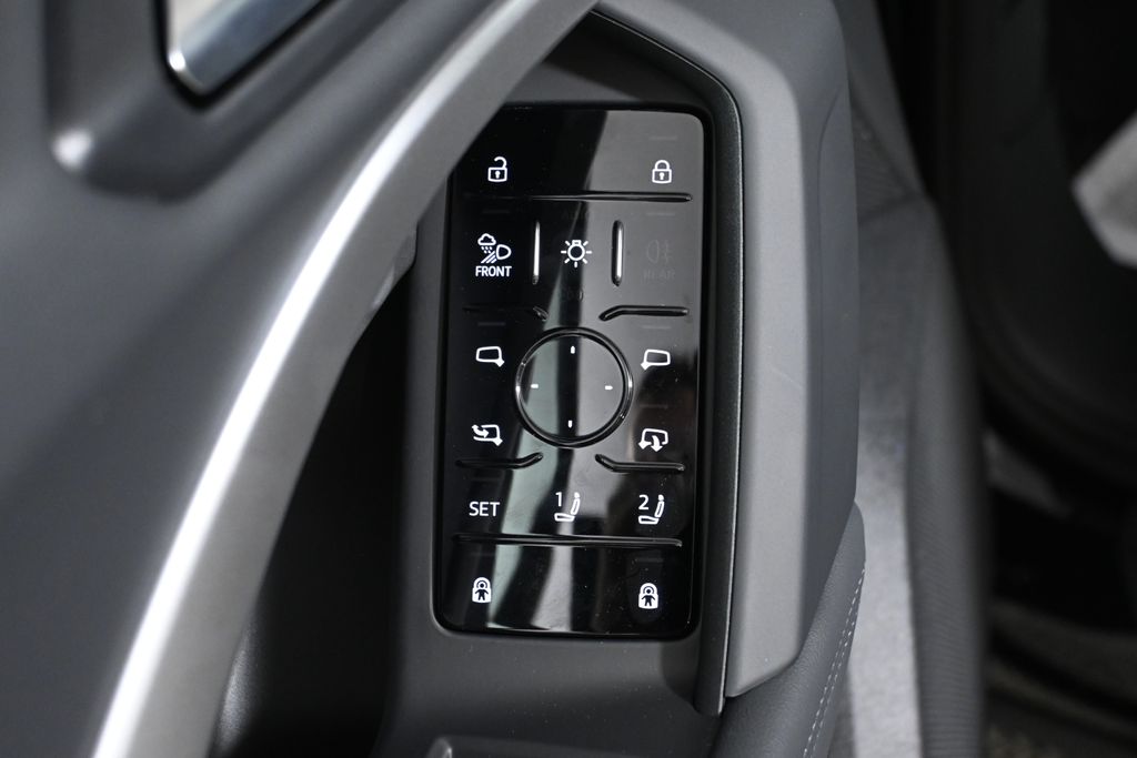 Thumbnail: 2025 Audi Q5 - 25