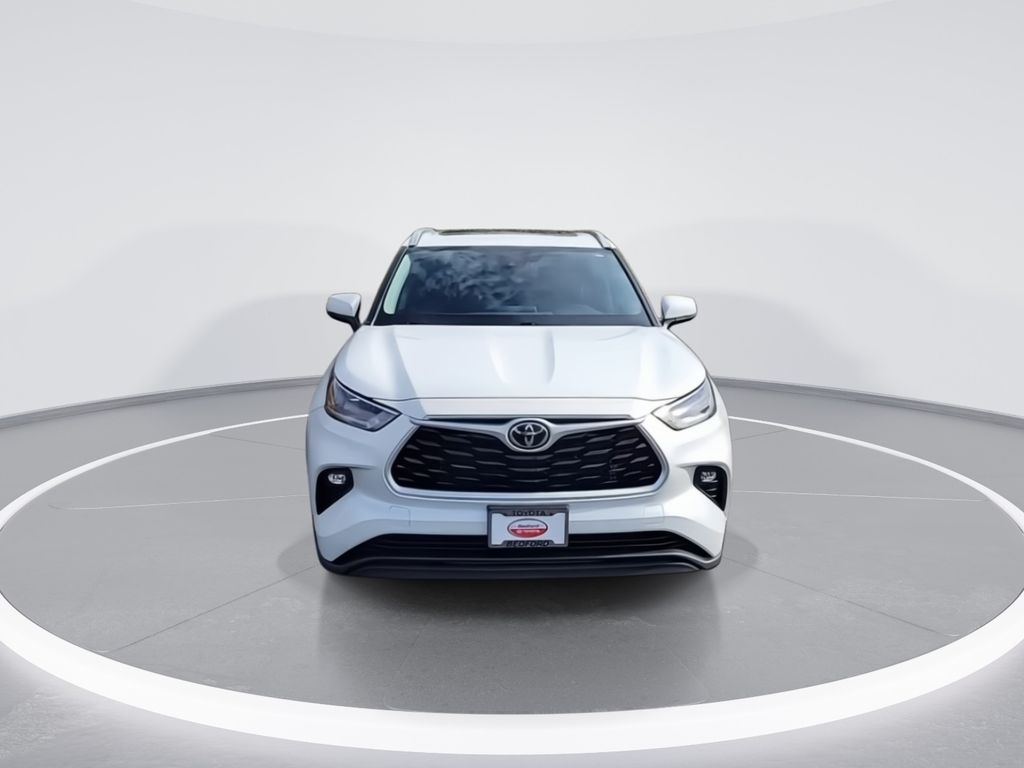 2022 Toyota Highlander XLE 3