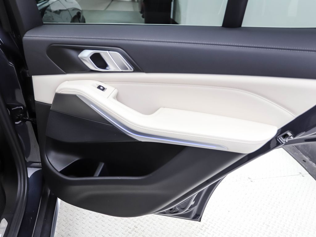2022 BMW X5 xDrive45e 25