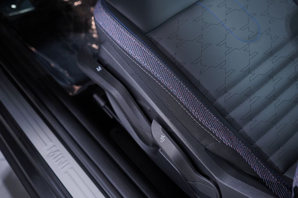 Thumbnail: 2025 MINI Cooper - 14