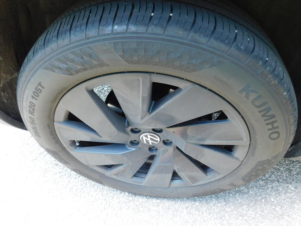 2024 Volkswagen Atlas SE 9